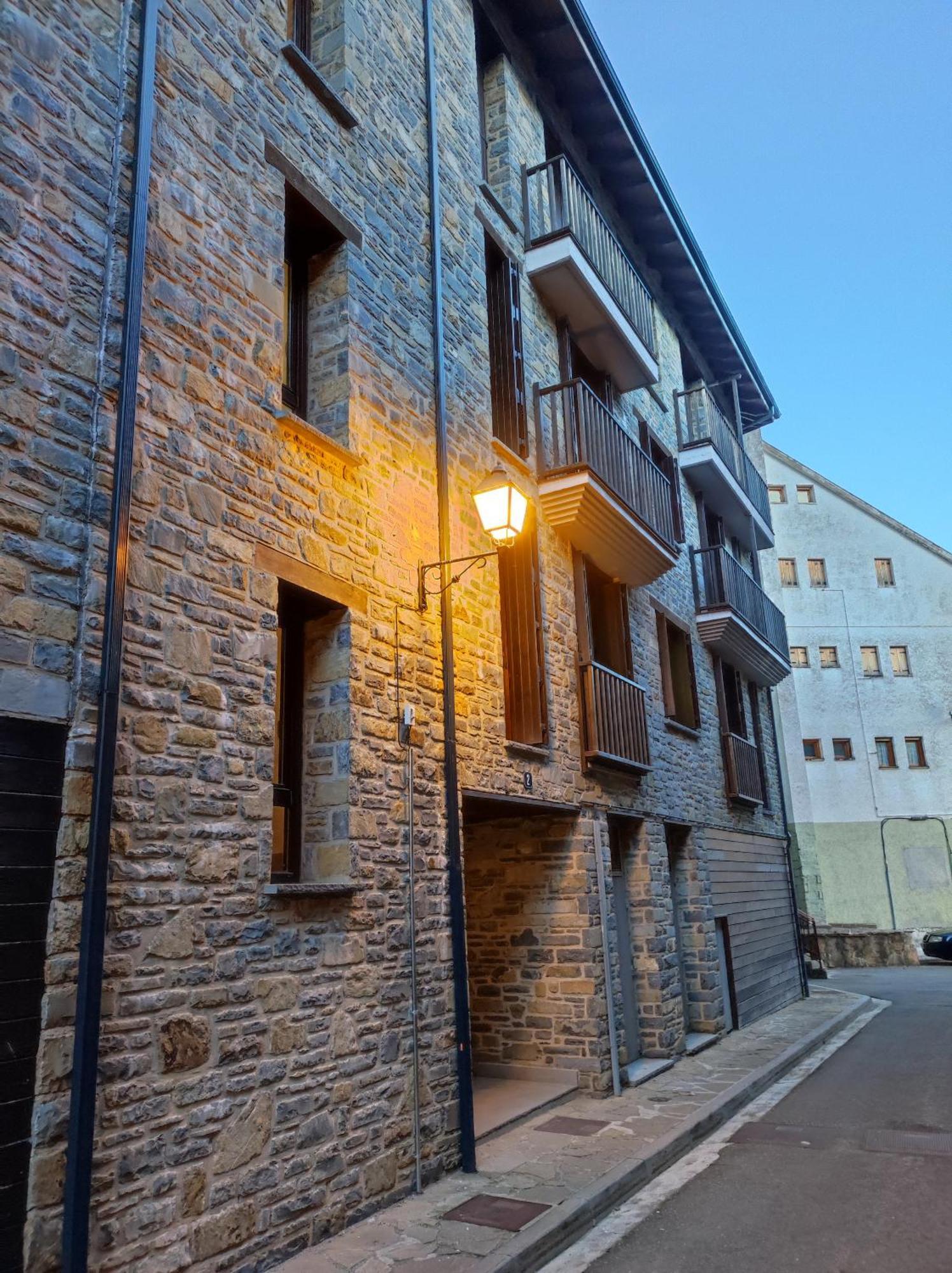 Apartamento Vico Эскаррилья Экстерьер фото